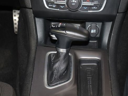 Used 2023 Dodge Charger SXT RWD image 28