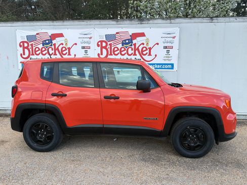 Used 2019 Jeep Renegade Sport image 2