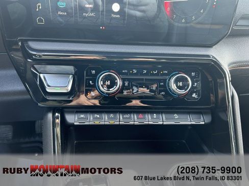 Used 2024 GMC Sierra 1500 AT4 w/ Technology Package image 10