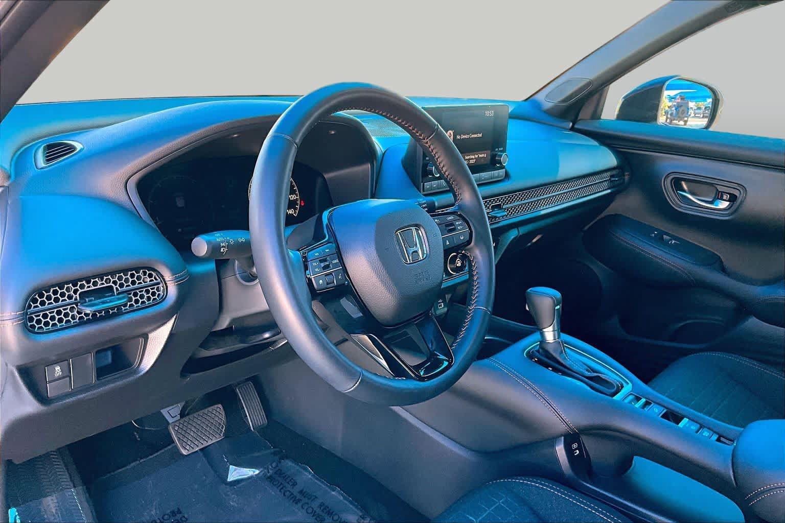 Used 2025 Honda HR-V Sport image 17