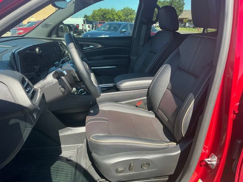Used 2026 Chevrolet Traverse High Country w/ LPO, Floor Liner Package FWD image 22