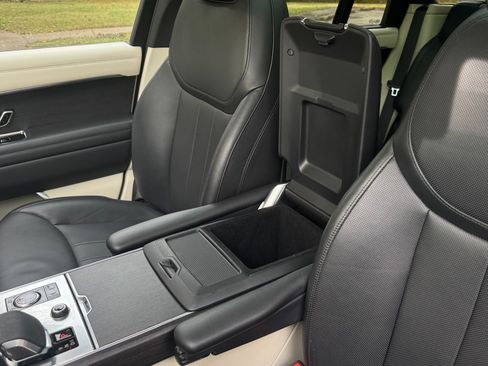 Used 2022 Land Rover Range Rover SE image 14