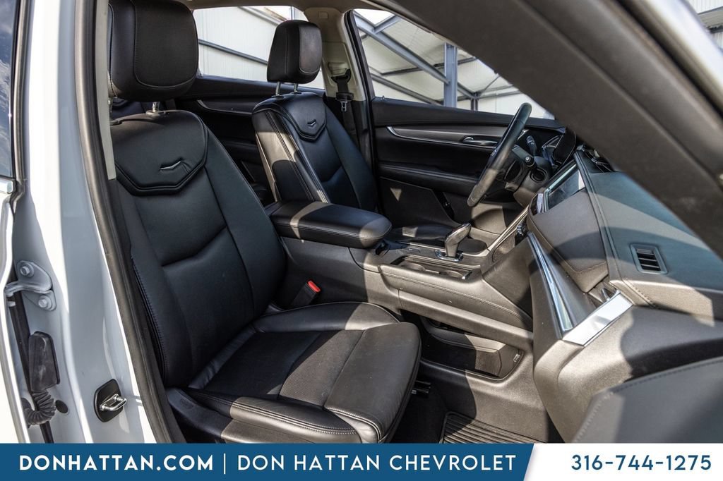 Used 2017 Cadillac XT5 Luxury w/ Driver Awareness Package FWD image 21