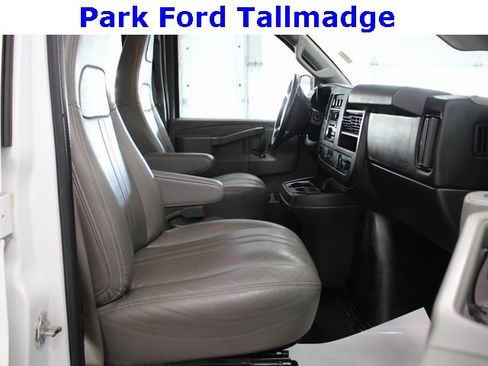 Used 2016 Chevrolet Express 2500 image 21