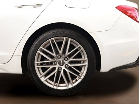 Used 2020 Genesis G70 2.0T w/ Elite Package RWD image 8