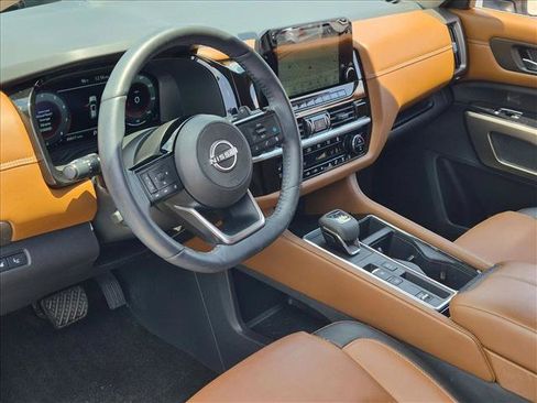 Used 2024 Nissan Pathfinder Platinum w/ Black Appearance Package FWD image 9