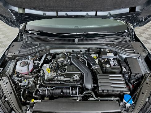 Used 2025 Volkswagen Jetta SE image 32