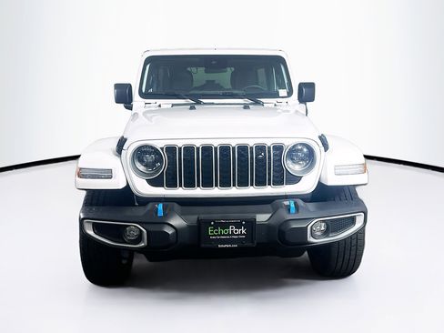 Used 2024 Jeep Wrangler Unlimited Sahara AWD/4WD image 2