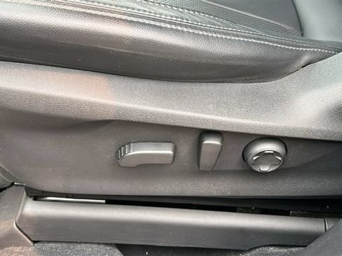 Used 2023 Subaru Ascent Limited w/ Technology Package AWD/4WD image 11