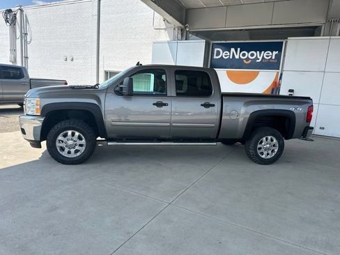 Used 2013 Chevrolet Silverado 2500 LT w/ Interior Plus Package AWD/4WD image 16