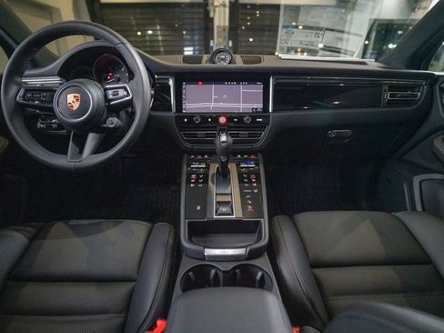 New 2026 Porsche Macan image 14