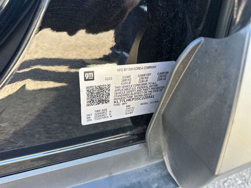 Used 2025 Chevrolet Trax LT image 27