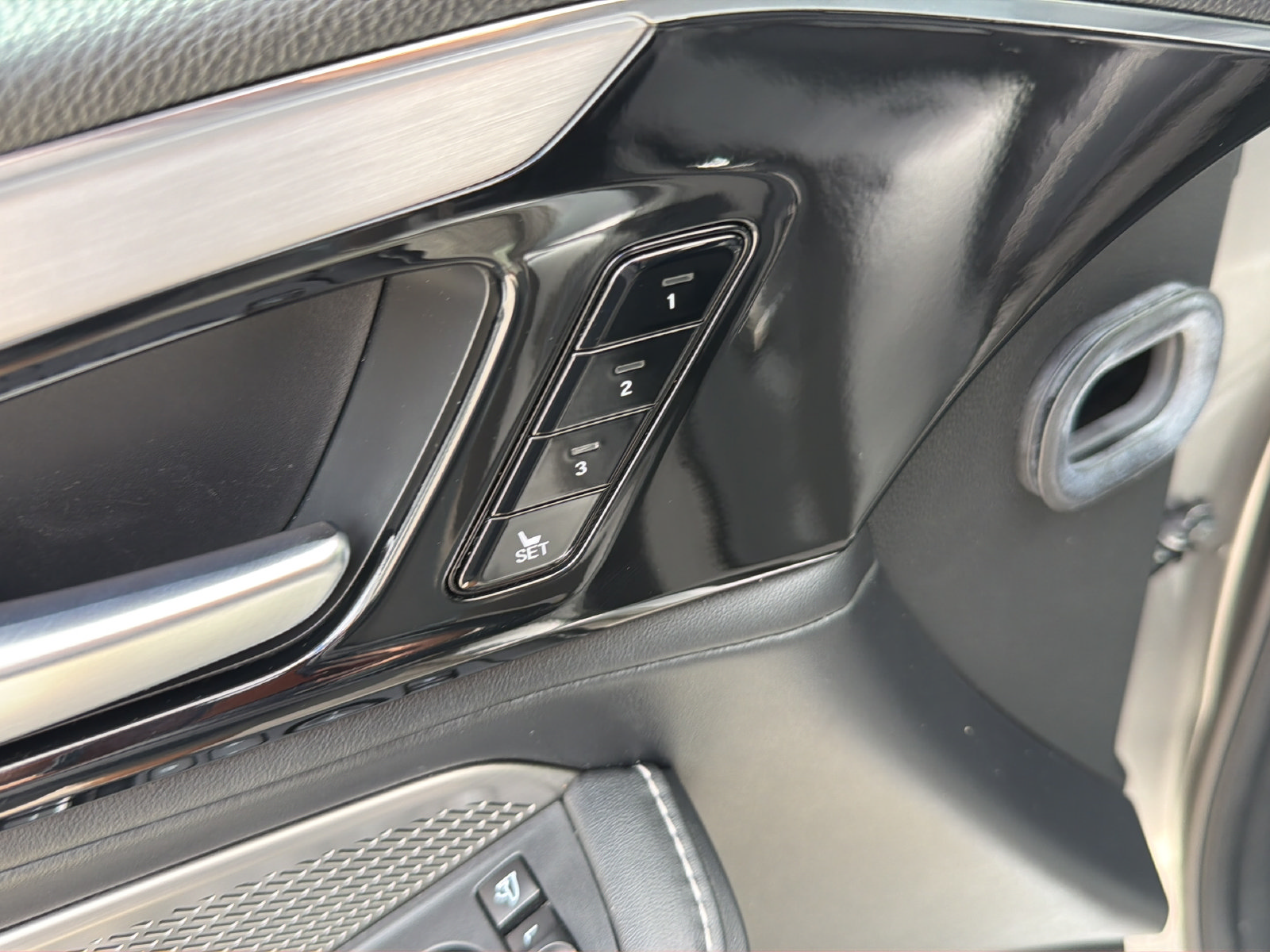 Used 2024 Acura MDX w/ Technology Package FWD image 30