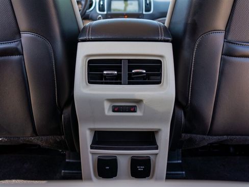 Used 2018 Ford Edge Titanium w/ Equipment Group 301A AWD/4WD image 22