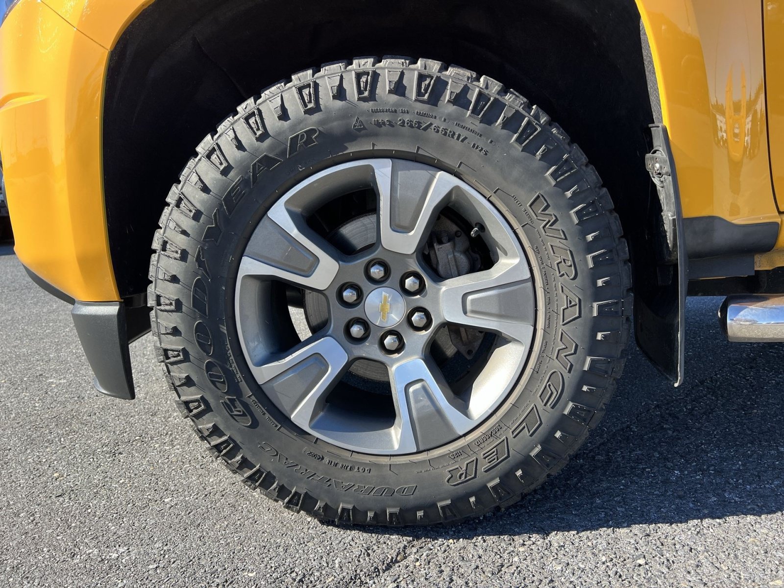Used 2018 Chevrolet Colorado Z71 AWD/4WD image 12
