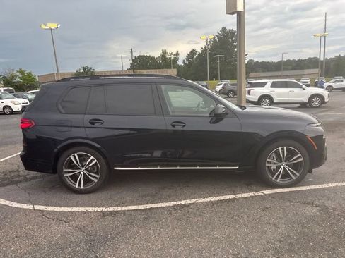Used 2023 BMW X7 xDrive40i w/ M Sport Package AWD/4WD image 2