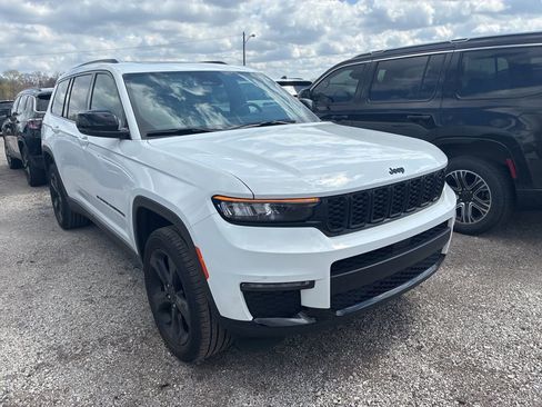 Certified 2025 Jeep Grand Cherokee L Limited w/ Black Appearance Package image 1