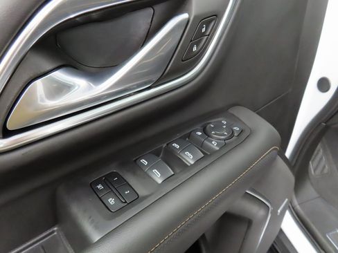 Used 2024 GMC Yukon AT4 image 60