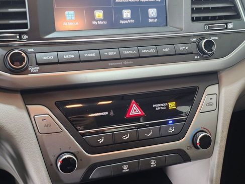 Used 2018 Hyundai Elantra SEL FWD image 39