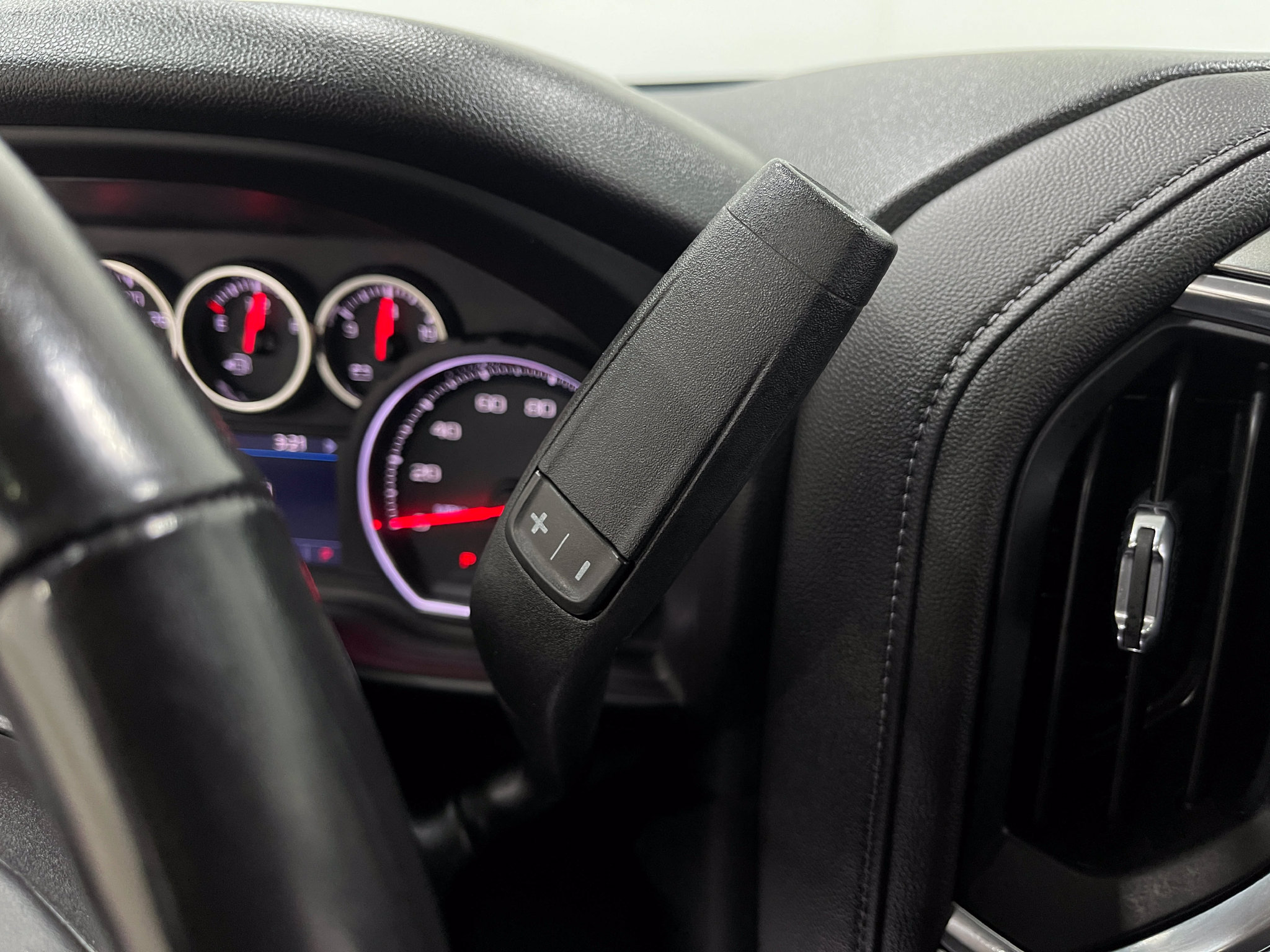 Used 2019 Chevrolet Silverado 1500 LT Trail Boss AWD/4WD image 28