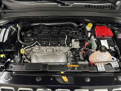 Used 2021 Jeep Renegade Latitude w/ Sun & Sound Group image 31