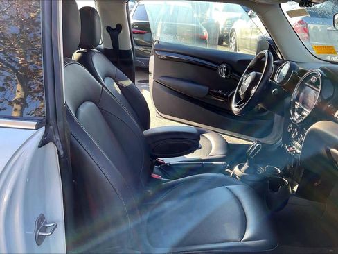 Used 2020 MINI Cooper 2-Door Hardtop image 10