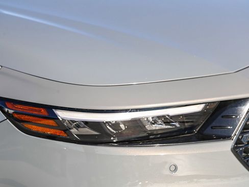 Used 2023 Honda Accord Touring image 8