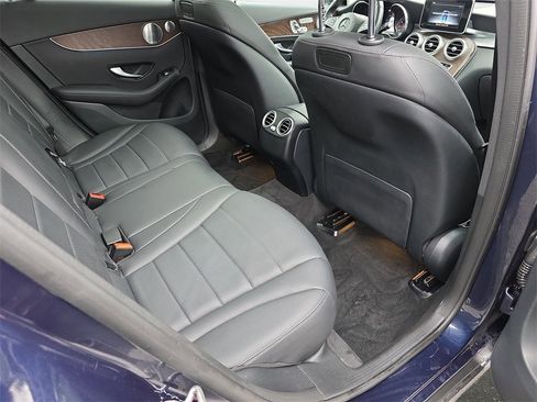 Used 2019 Mercedes-Benz GLC 300 4MATIC image 13