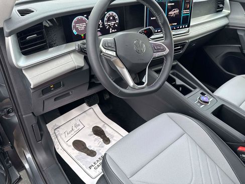 New 2026 Volkswagen Tiguan SE image 22