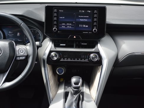 Used 2022 Toyota Venza XLE AWD/4WD image 19