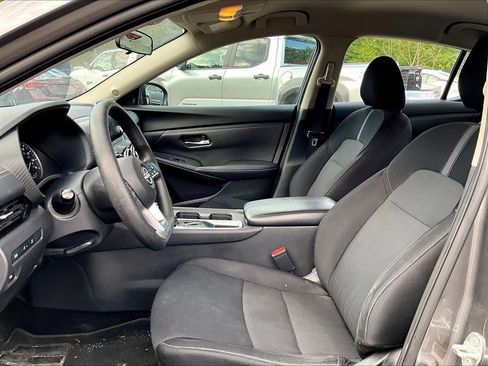 Used 2024 Nissan Sentra SV FWD image 4