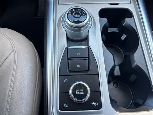 Used 2023 Ford Explorer Limited image 26