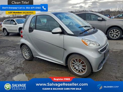 Used 2013 smart fortwo Coupe image 5