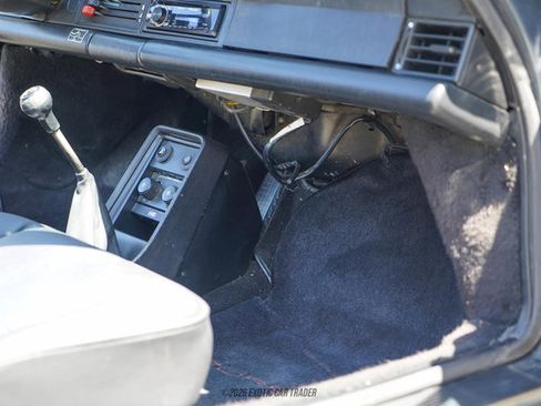 Used 1987 Porsche 911 Carrera RWD image 64
