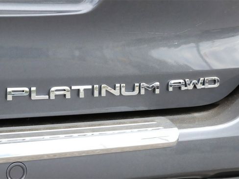 Used 2024 Toyota Highlander Platinum image 9
