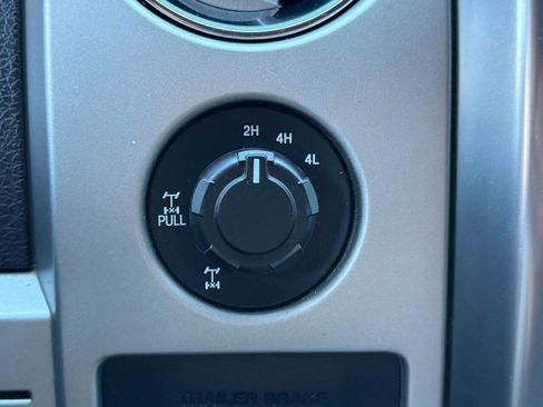 Used 2014 Ford F150 Lariat w/ Lariat Chrome Package image 21