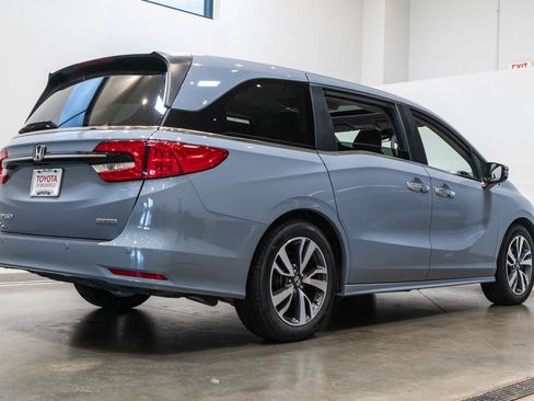 Used 2024 Honda Odyssey Touring image 9