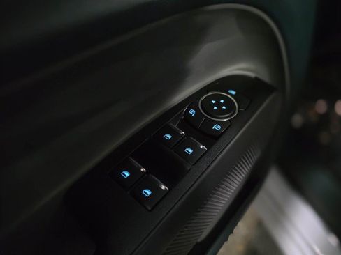 Used 2025 Ford Maverick Lobo image 33