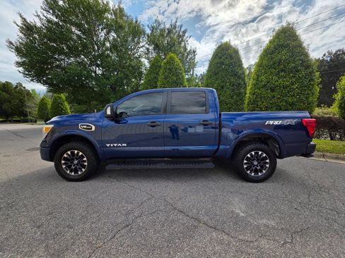 Used 2017 Nissan Titan PRO-4X w/ Pro-4x Convenience Package image 2