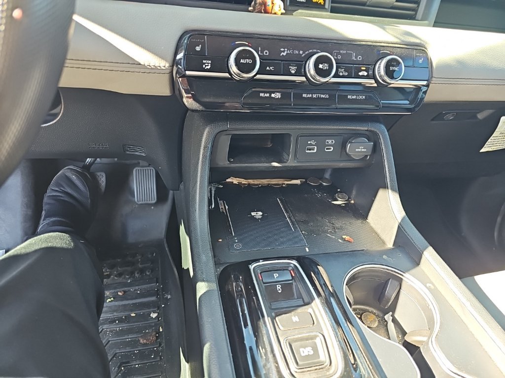 Used 2025 Honda Pilot Touring image 15