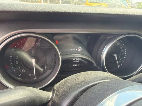 Used 2022 Jeep Wrangler Unlimited Rubicon 4xe AWD/4WD image 9
