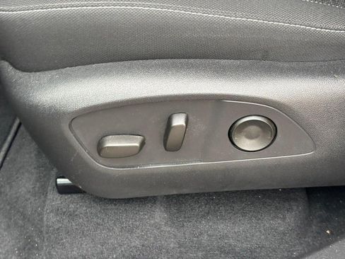 Used 2025 Chevrolet Traverse LT w/ Driver Confidence Package FWD image 16