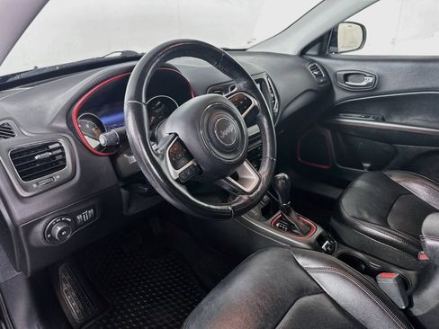 Used 2018 Jeep Compass Trailhawk w/ Leather Interior Group AWD/4WD image 9