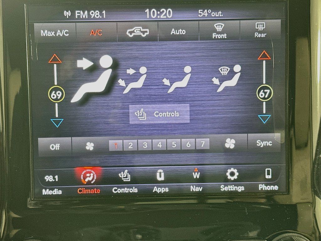 Used 2020 RAM 1500 Laramie AWD/4WD image 32