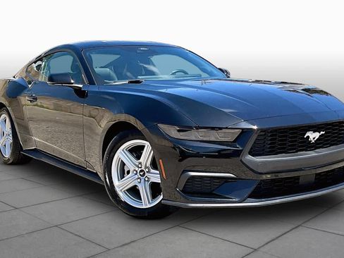 Used 2026 Ford Mustang Premium RWD image 5