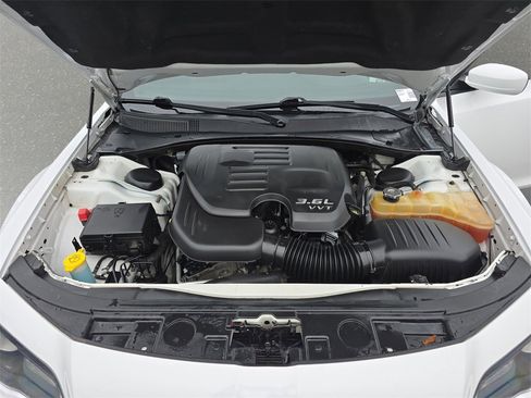 Used 2014 Chrysler 300 S image 32