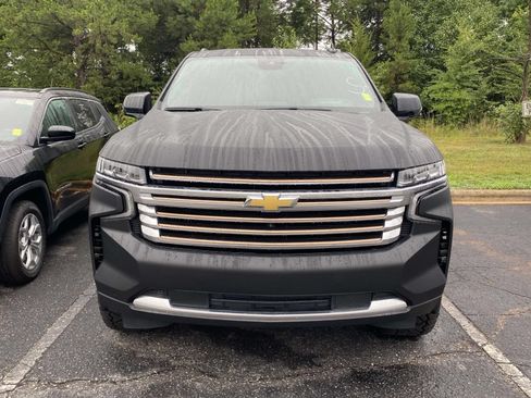 Used 2024 Chevrolet Tahoe High Country w/ Advanced Technology Package AWD/4WD image 2