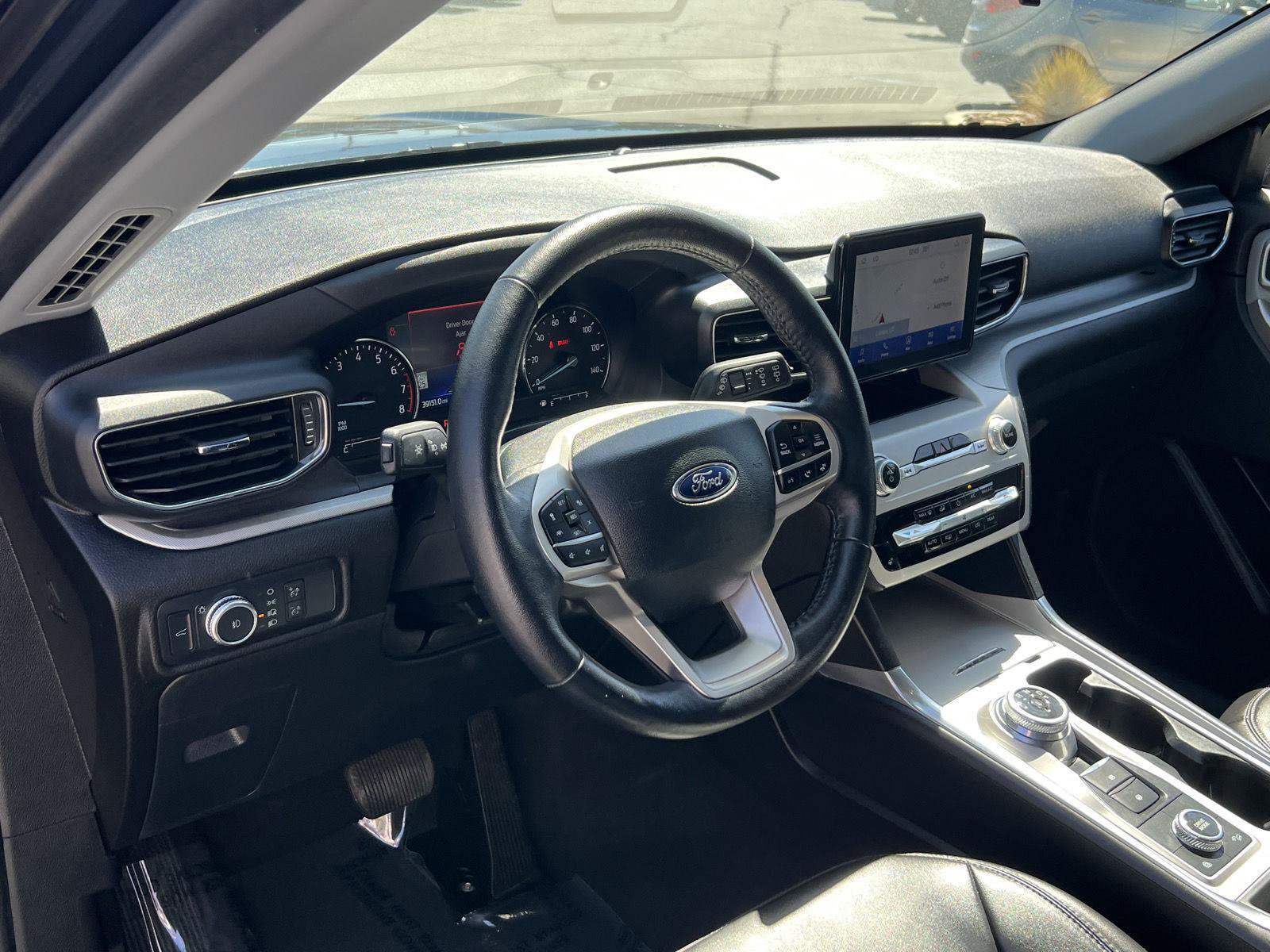 Used 2022 Ford Explorer XLT w/ Equipment Group 202A AWD/4WD image 27