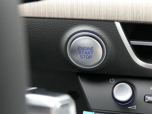 New 2025 Hyundai Sonata Limited image 17