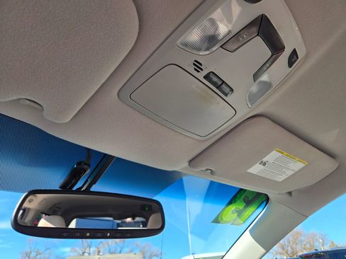 Used 2013 Toyota Sienna LE image 45